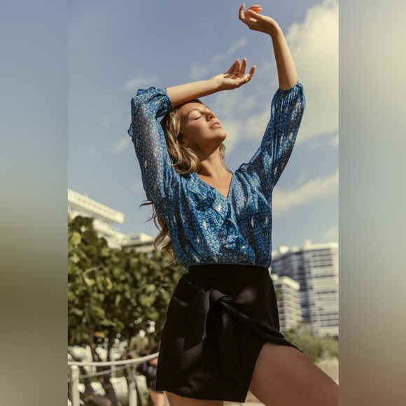 41. Skylar + Madison Side Slit Mini Skirt - Picture 5 of 6